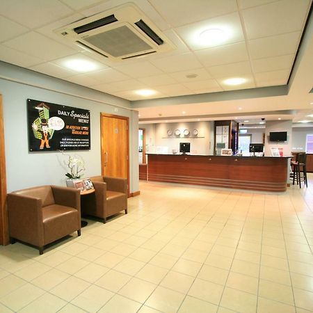 Doncaster International Hotel By Roomsbooked Ngoại thất bức ảnh