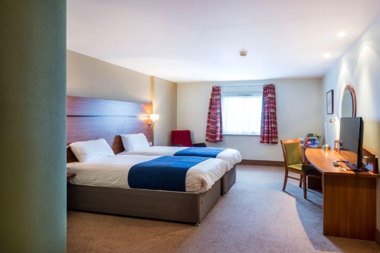 Doncaster International Hotel By Roomsbooked Ngoại thất bức ảnh