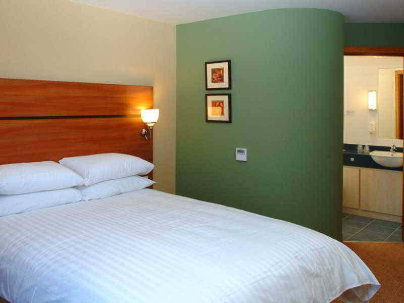 Doncaster International Hotel By Roomsbooked Ngoại thất bức ảnh