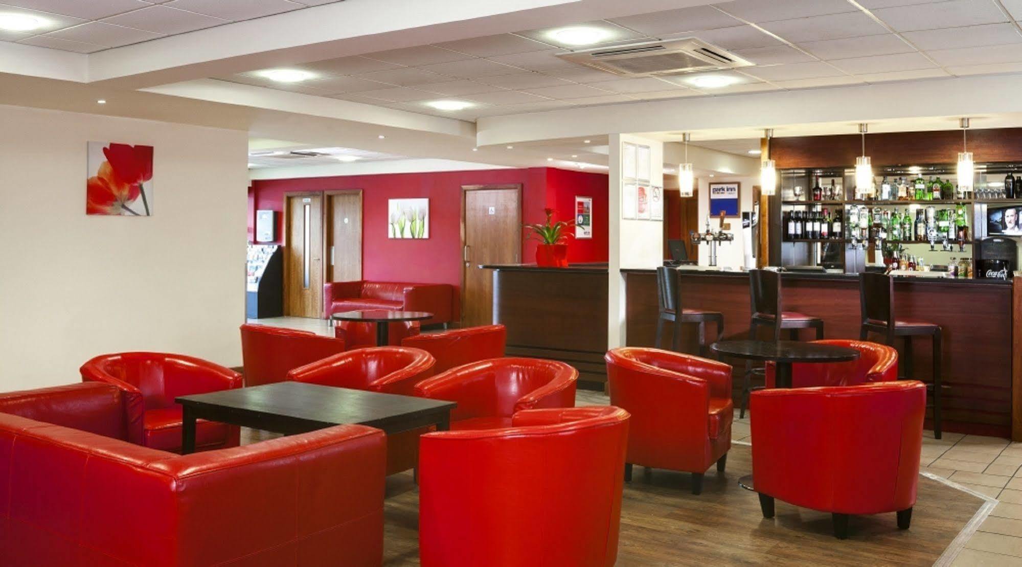Doncaster International Hotel By Roomsbooked Ngoại thất bức ảnh