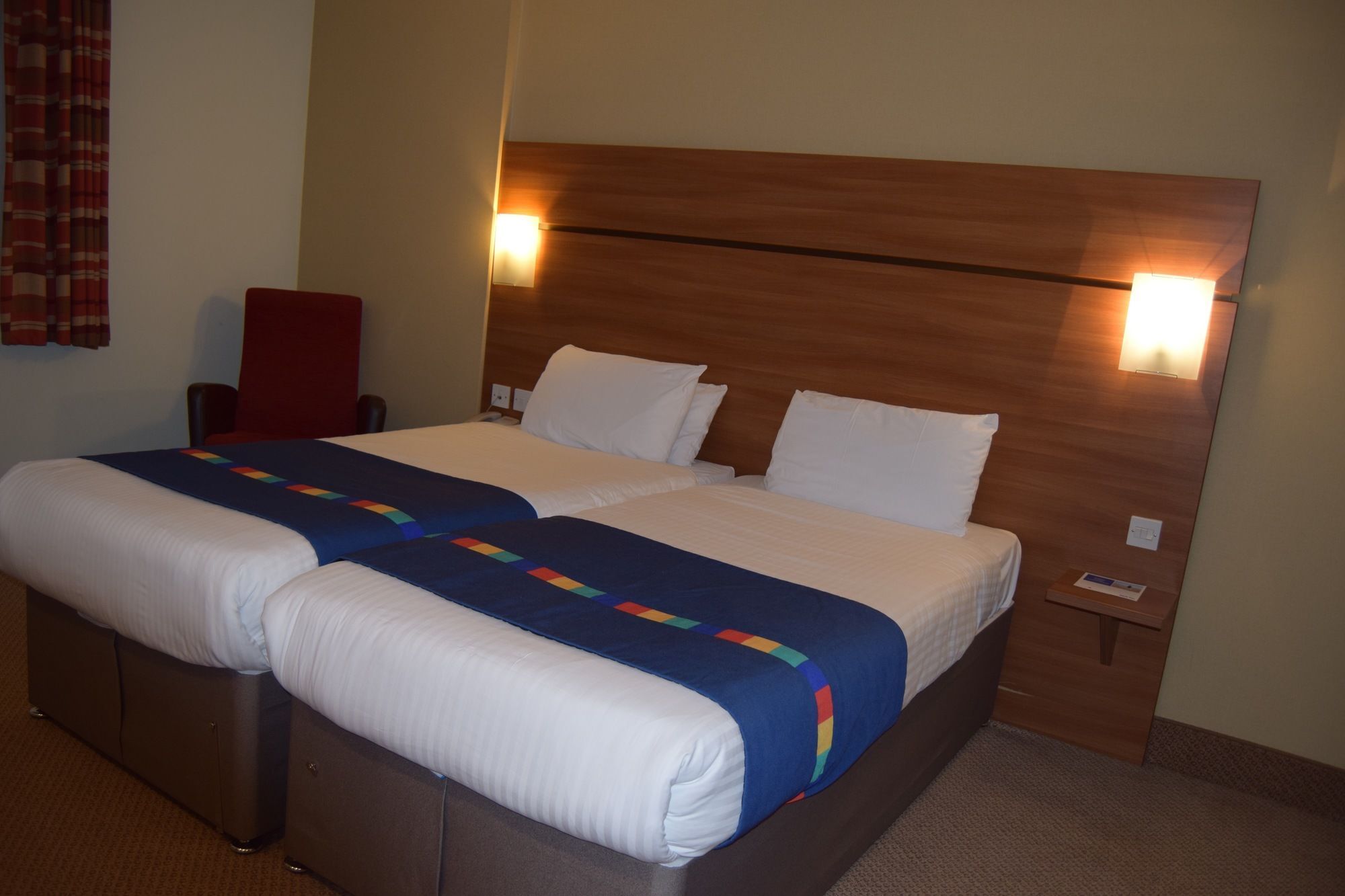Doncaster International Hotel By Roomsbooked Ngoại thất bức ảnh